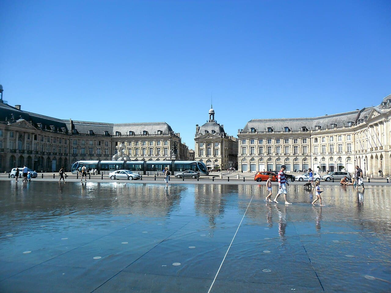 La place de la Bourse et son miroir d'eau à Bordeaux